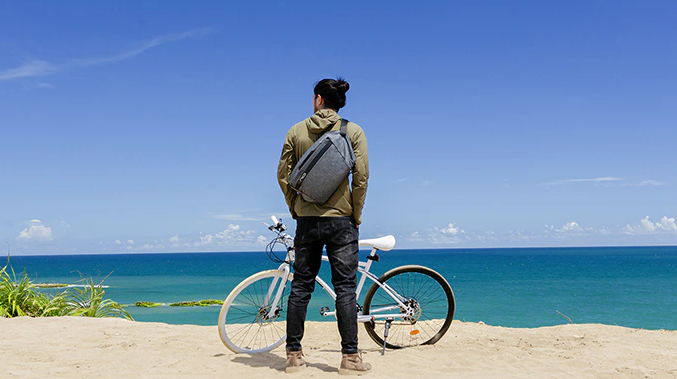 Cache Hybrid Tech Sling and Duffle