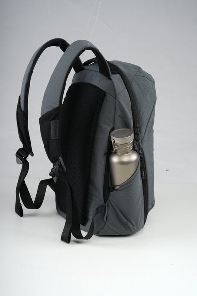 「香港限定」防割版 NEO Nomad N3 輕量手提電腦背囊 19L - 青石灰 (710g)