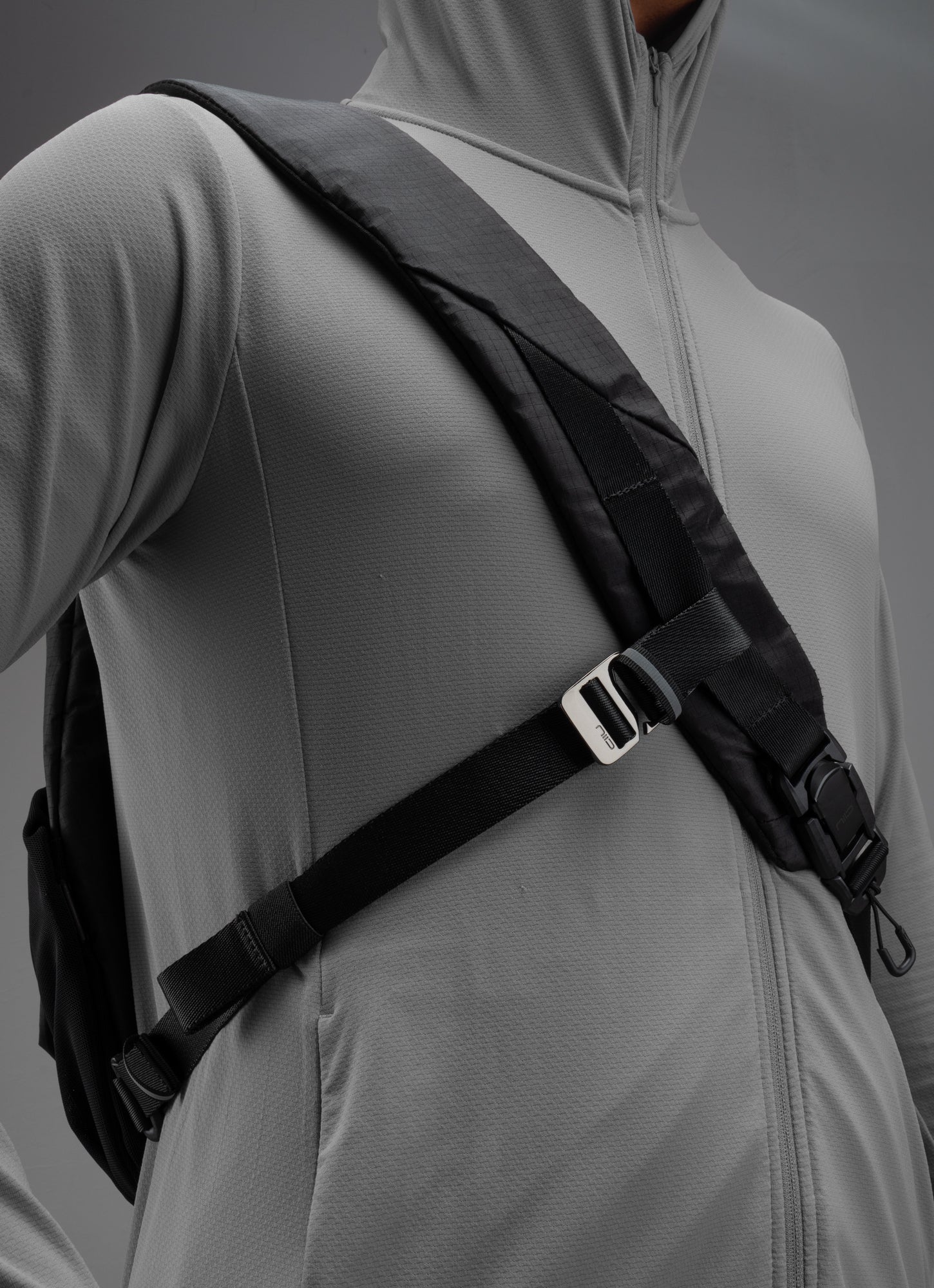 R2 時尚隨身袋| Radiant II Sling Bag | Radiant 第二代– NIID Hong Kong
